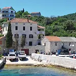 Komoseva I Mali Iž