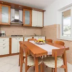Appartement Komoseva I Mali Iž
