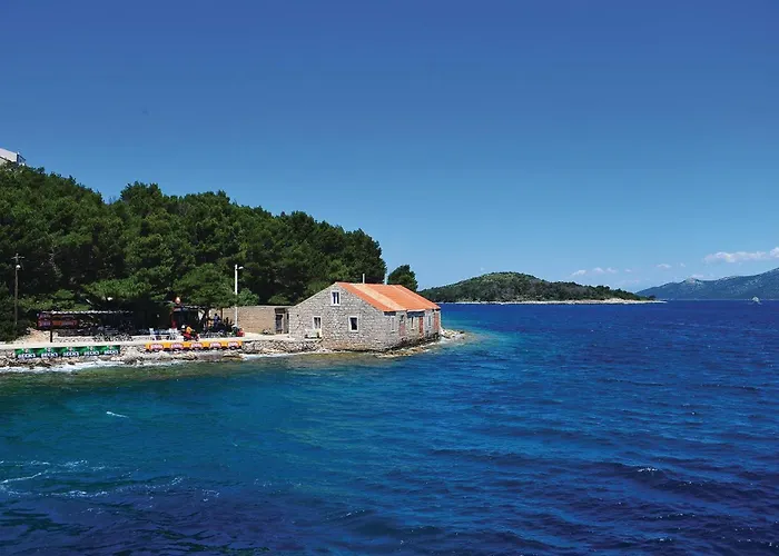 Komoseva I * Мали Иж